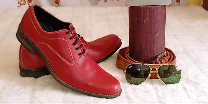 Combinaison de soulier rouge